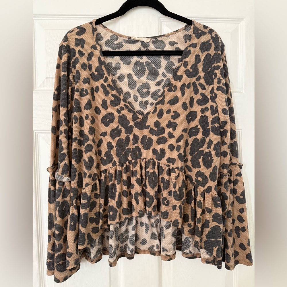 Altars state Leopard Print V-Neck Ruffle Hem Top